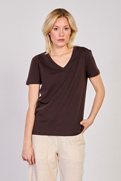 BARRELS AND OIL Women's V-Neck Basic T-Shirt - Bitter Brown