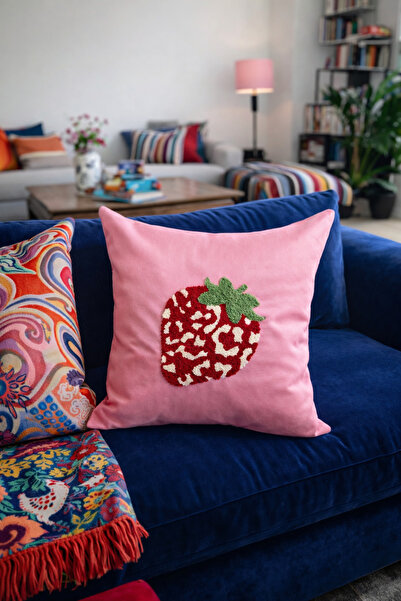 Pilloveland بونش مطرز غطاء وسادة - 43*43 سم - فراولة - PNK001