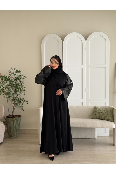 MedrasAbaya Blackberry black with olive-green patterned sleeves