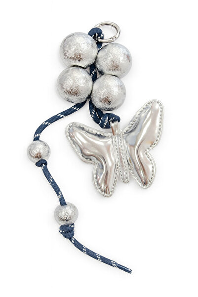 E MODA Μεταλλικό ασημί μπρελόκ με πεταλούδα και λαμπερές χάντρες σε μπλε ναυτ...