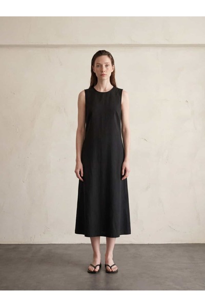 Generic Brand DRESS WITH DECOLTED BACK