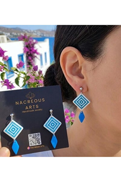 Nacreous Arts BODRUM 2 - أقراط من الطين البوليمر مصنوعة يدويًا باللونين الأزر...