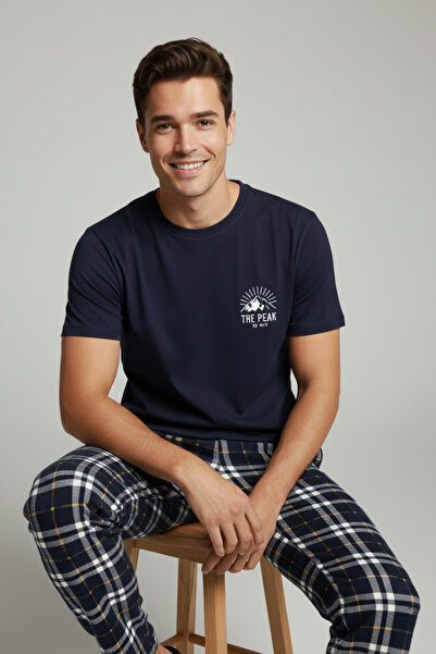 İPEKTENİM The Peak Yazı ve Dağ Baskılı Ekose Desenli Kısa Kol Erkek Pijama Ta...