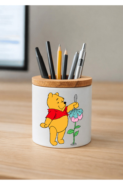 Eylül Design حامل أقلام سيراميك ويني ذا بوه مطبوع مع تفاصيل خشبية لسطح المكتب
