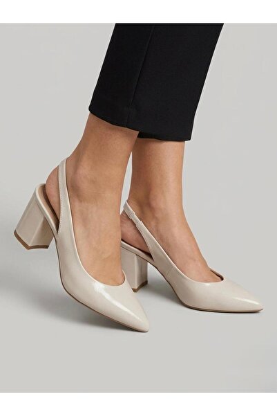 Pine Cone حذاء نسائي بكعب كلاسيكي