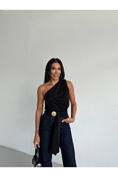 SİROZZİ Kadın Tek Omuz Drapeli Bluz Tokalı Detaylı Sandy Kumaş Şık Üst