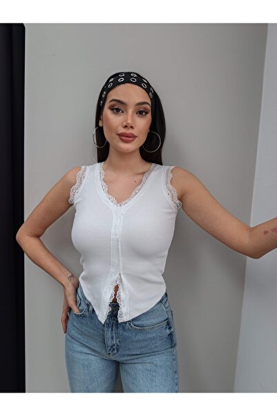 ESRAHELVACI دانتيل قميص رياضي مفصل بتصميم ريبانا