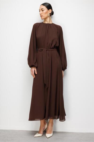 Mizalle Acı Kahve Balon Kollu Kuşaklı Kahverengi Maksi Şifon Elbise