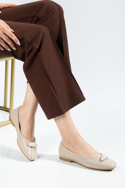 SUİNS SHOES حذاء سوينز فيدور موديل تفاصيل إبزيم للنساء حذاء مسطح