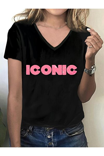 mercoledi تي شيرت نسائي Iconic مطبوع بأكمام على شكل حرف V وقصة عادية