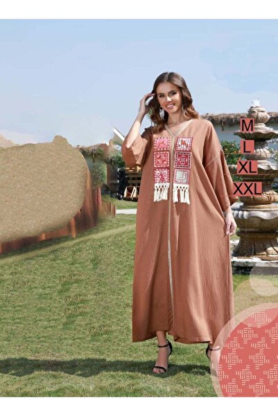 Generic A distinctive galabiya with cool fabric and classic patterns