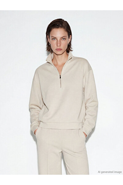 LC Waikiki Nevavm Dik Yaka Soft Touch Women's Sweatshirt with a Difference