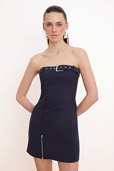 Trendyol Collection Μπλε ναυτικό Ζώνη Λεπτομέρεια με αξεσουάρ Στράπλες Κοντό ...