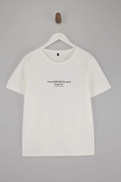 Trendyol Curve تي شيرت إكرو بياقة دائرية وطباعة رينيسانس بقصة مريحة مقاس كبير...