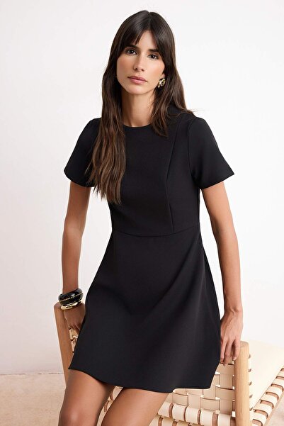 Trendyol Collection Μαύρη φούστα Ανοίγει από τη μέση Αμάνικο Μίνι Ελαστικό Υφ...