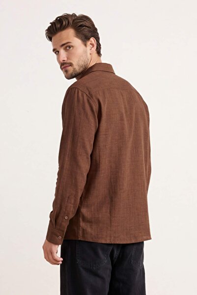 Trendyol Collection Braunes reguläres Herrenhemd TMNSS26GO00009