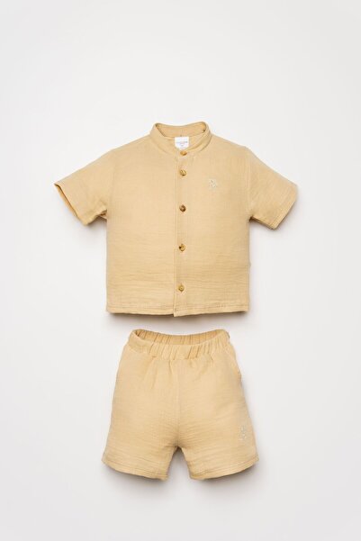 U.S. Polo Assn. يو اس بولو اسن. طقم شورت للأطفال الذكور باللون البيج