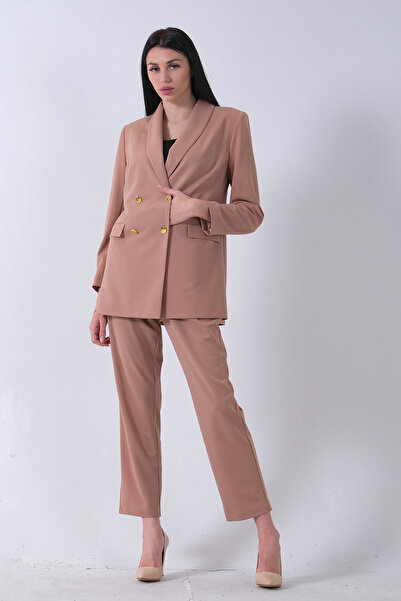 belamore Kadın Dört Düğmeli Kruvaze Blazer Ceket & Pantolon Takım Bej 0106305