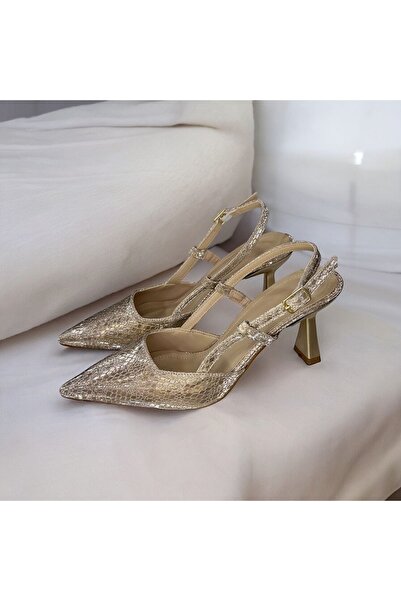 runa shoes نمط التمساح الخنجر