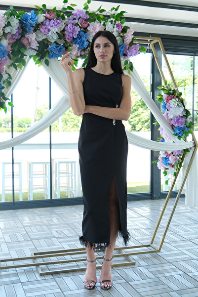 Feminist Önü Taş Detaylı Yırtmaçlı Tüy Detaylı Abiye Siyah 9705402