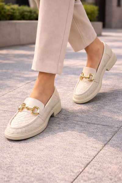 Noliva Kadın Örgü Desenli Gold Zincir Tokalı Kalın Tabanlı Loafer Ayakkabı