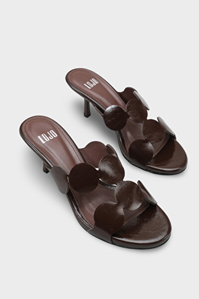 LOJO Women's Oval Toe Banded Daily Heels Slipper Loara Brown