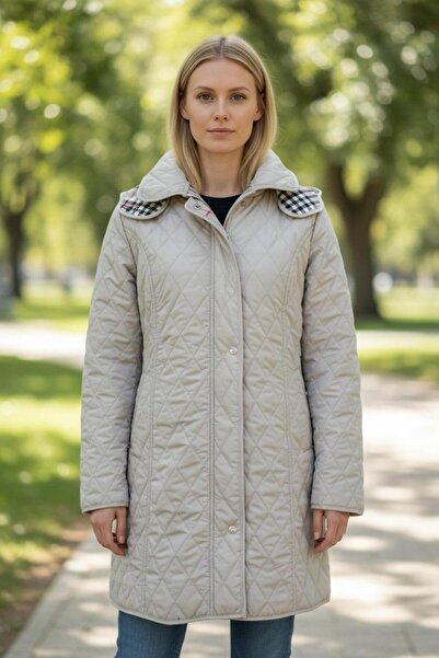 VETRE Kadın Büyük Beden Ekose 95 Cm Mevsimlik Açık Bej Kapitone Mont 1040