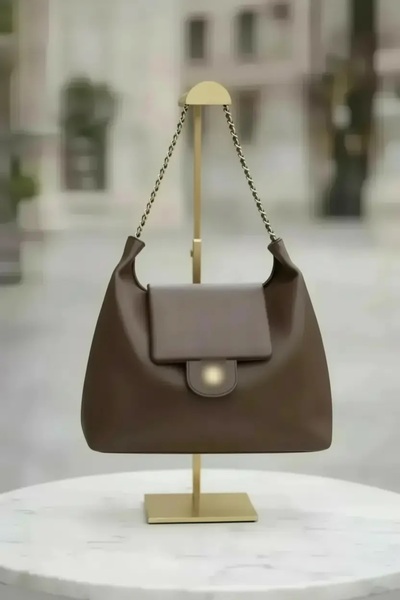 ELİTE NOVA SHOPPİNG حقيبة كتف نسائية أنيقة من ASKLARI جلد مع تفاصيل سلسلة