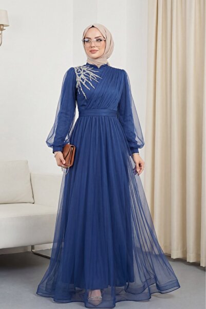 HİJABAYA Βραδινό φόρεμα με πέτρινη λεπτομέρεια στο μπροστινό μέρος, ντραπέ Ζώ...