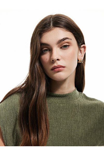 Koton Ärmelloses T-Shirt mit schmaler Passform und strukturiertem Stehkragen