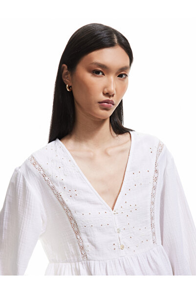 Koton Pamuklu Bol Kalıp Nakış Detaylı V Yaka Fistolu Müslin Bluz