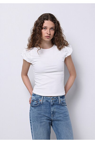 Colin's تي شيرت نسائي أبيض بأكمام قصيرة بقصة ضيقة