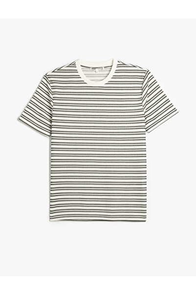 Koton Çizgili Kısa Kollu Bisiklet Yaka Slim Fit Tişört