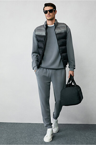 Kiğılı Γιλέκο με κουκούλα και τσάντα, σε κανονική εφαρμογή και ίσιο σχέδιο