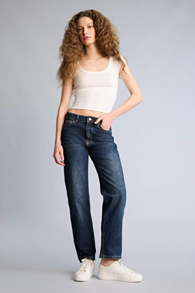 DeFacto Άνετο ίσιο παντελόνι τζιν με κανονική μέση και μήκος, πλενόμενο H1654...