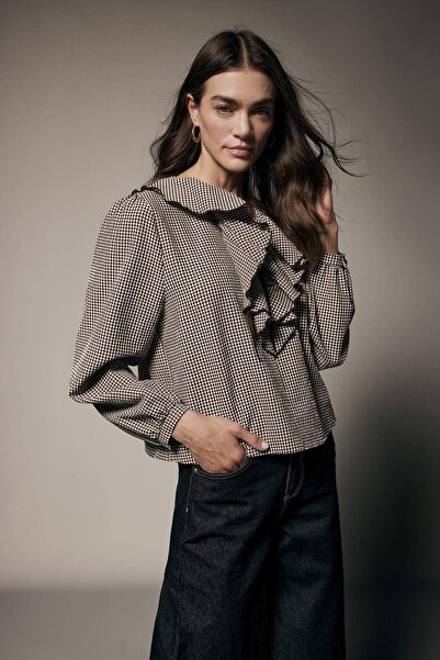 DeFacto Блуза с редовна кройка, V-образно деколте, каре, гофрирана текстура и...