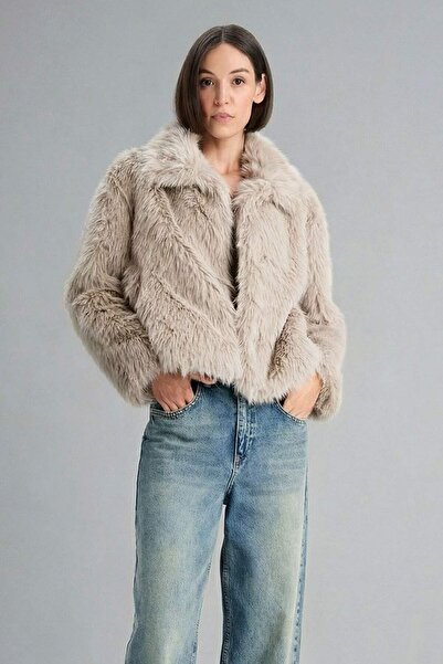 DeFacto Regular Fit Faux Fur F6415Ax25Wn