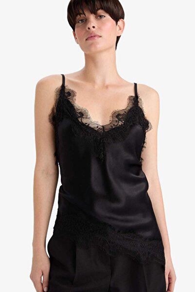 DeFacto Μπλούζα με λεπτές τιράντες από σατέν με λεπτομέρεια από δαντέλα με λα...