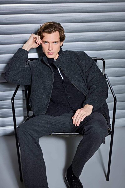 DeFacto Прямий крій, прямий комір, кишені, блискавка, підкладка, куртка F0683...