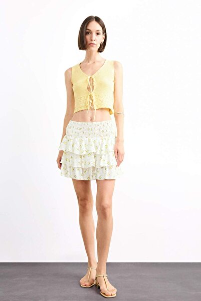 DeFacto Beli Lastikli Çiçek Desenli Volanlı Mini Etek F7905AX25SM