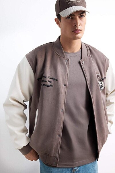 DeFacto Oversize široki bomber kaput sa koledž kragnom, vezom i detaljnim kop...