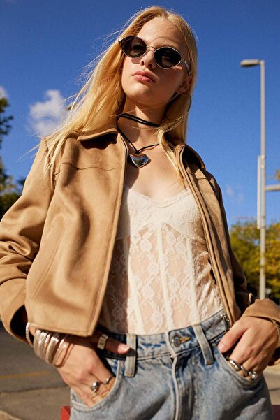 DeFacto Body mit dünnen Spitzenträgern und Druckknöpfen F9740AX25AU