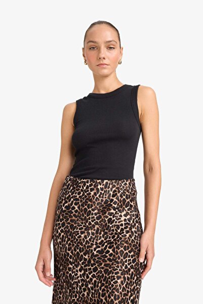 DeFacto Slim Fit Basic Plain Crew Neck Ribbed Camisole Undershirt F8721Ax25Au