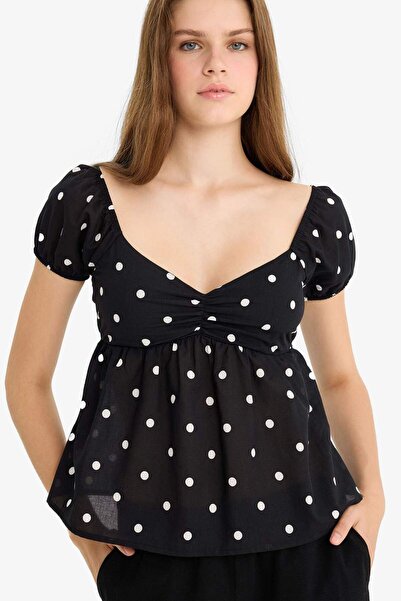 DeFacto Regular Fit Kalp Yaka Puantiyeli Vual Kısa Kollu Bluz F9925AX25AU