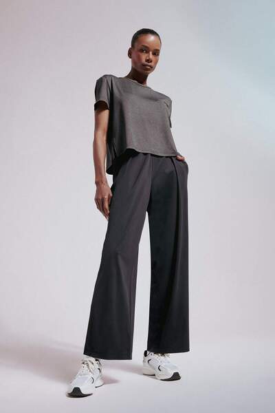 DeFacto Wide Leg Geniş Paça Cepli Standart Boy Premium Sporcu Pantolon E2542A...