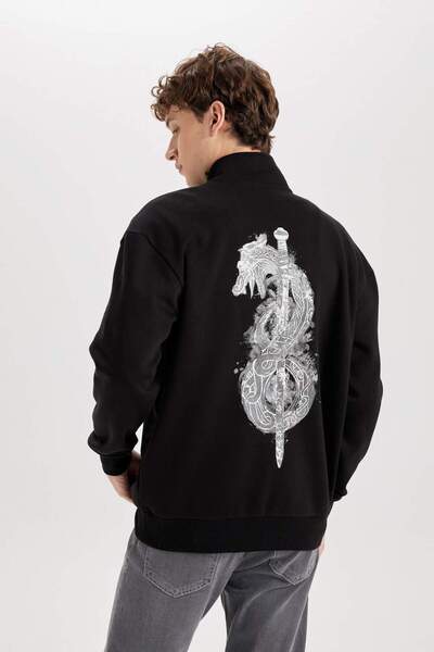 DeFacto Vıkıngs Boxy Fıt Dik Yaka Baskılı Sweatshirt D6769AX25SP