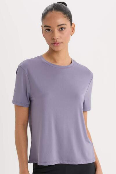 DeFacto Standart Fıt Bisiklet Yaka Sporcu Kısa Kollu Tişört D2296AX25SP