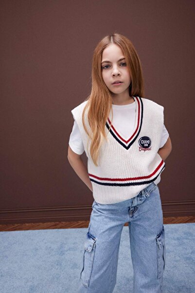 DeFacto V Yaka Nakışlı Triko Süveter Kız Çocuk D8636A825SP