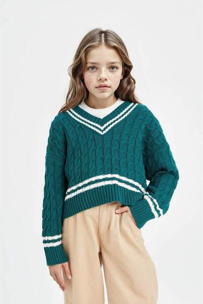 DeFacto Pulover de tricotaj împletit cu păr cu decolteu în V pentru fete D676...