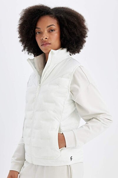 DeFacto Αδιάβροχο γιλέκο αθλητικού τύπου με καπιτονέ επένδυση και τσέπες με φ...